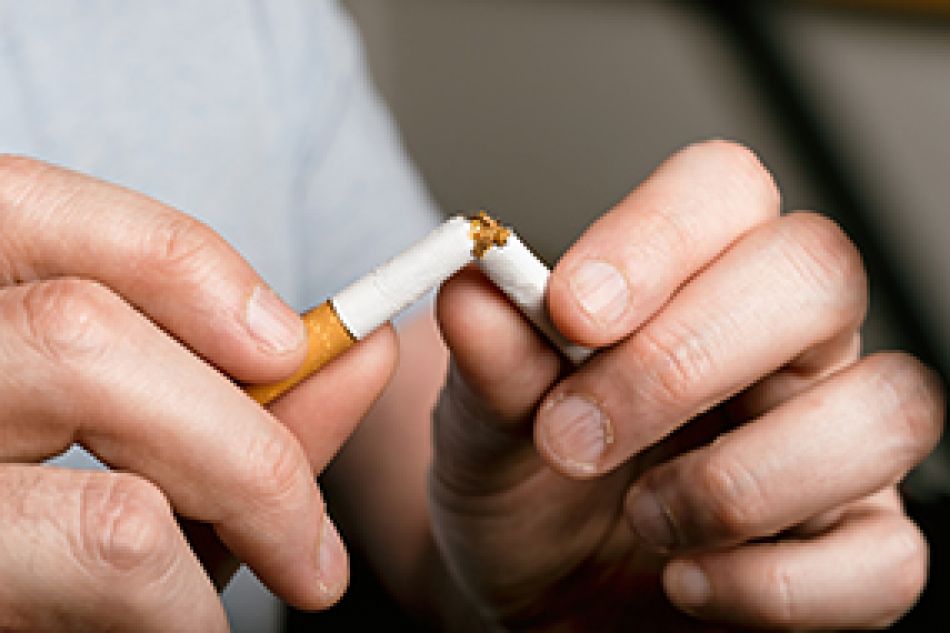 Zerbrochene Zigarette als Zeichen für einen Rauchstopp © Marc Bruxelle - thinkstock.com