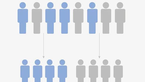 Kontrollierte klinische Studie, © Krebsinformationsdienst, DKFZ Blaue und graue Männchen stehen durcheinander in einer Reihe. Darunter ein Pfeil und jeweils 4 blaue und graue Männchen in einer Reihe.