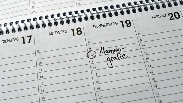 In einem Terminkalender steht ein Termin für eine Mammografie.